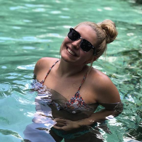 Meet your Posher, Talia - Picture 1 of 1